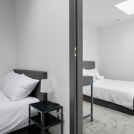 Nadolnik 2-bedroom By Bookinghost ポズナン