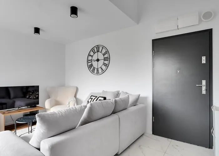 Nadolnik 2-bedroom By Bookinghost Lägenhet