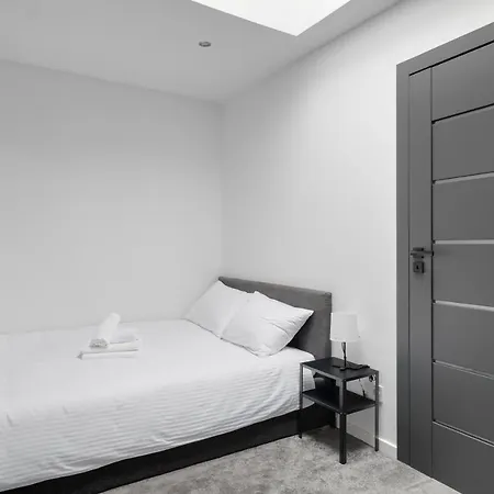 Nadolnik 2-bedroom By Bookinghost Poznan