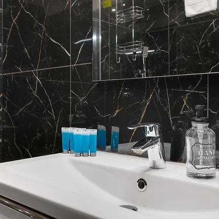 Nadolnik 2-bedroom By Bookinghost Apartment Poznan